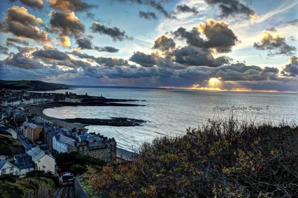 Lake View Romantic Retreat Lejlighed Aberystwyth Eksteriør billede